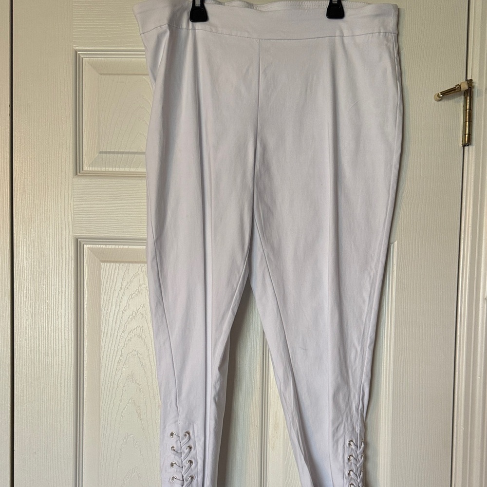 Zac & Rachel White Cropped Pants